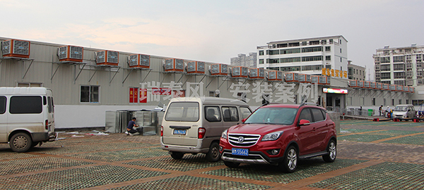 菜市場該如何通風(fēng)降溫呢？瑞泰風(fēng)環(huán)保空調(diào)為居民買菜送清涼